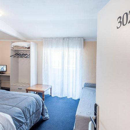 Hotel Rubino Nago-Torbole ภายนอก รูปภาพ