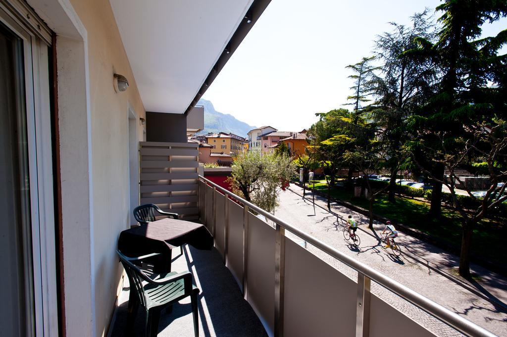 Hotel Rubino Nago-Torbole ภายนอก รูปภาพ