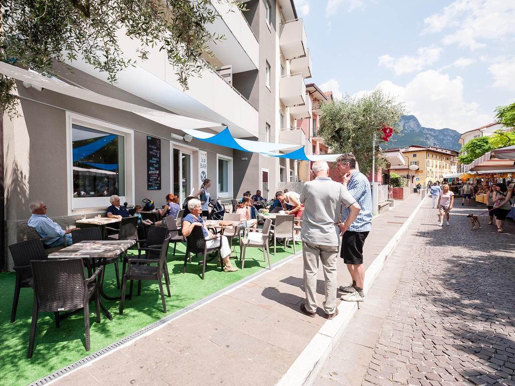 Hotel Rubino Nago-Torbole ภายนอก รูปภาพ