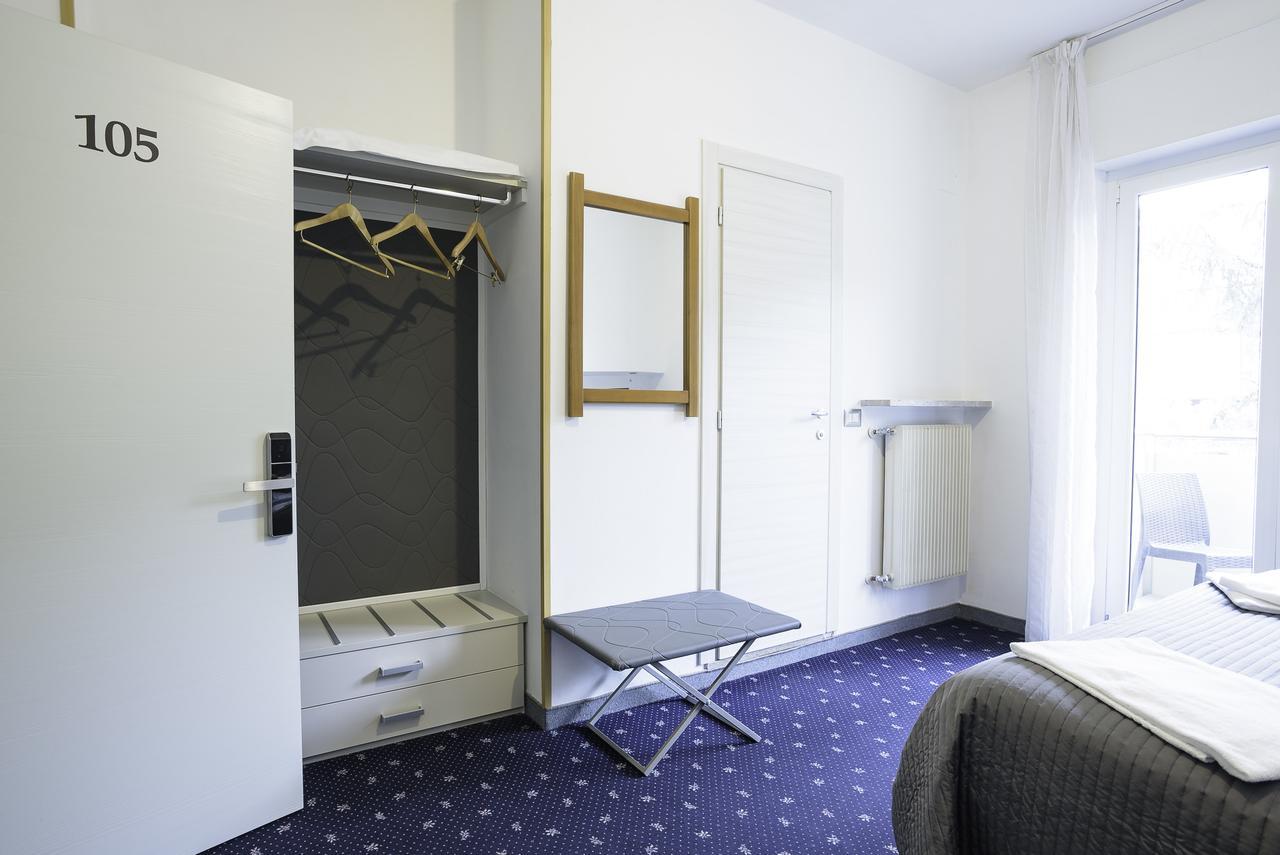 Hotel Rubino Nago-Torbole ภายนอก รูปภาพ