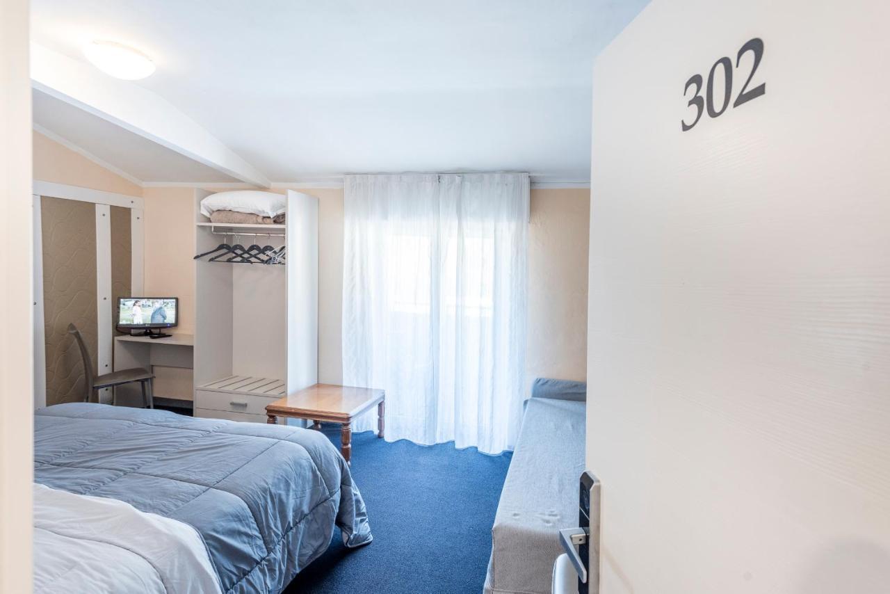 Hotel Rubino Nago-Torbole ภายนอก รูปภาพ