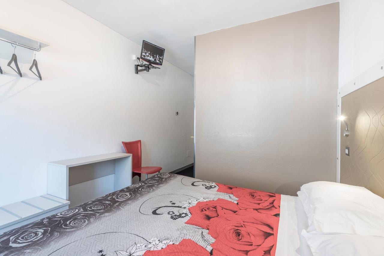Hotel Rubino Nago-Torbole ภายนอก รูปภาพ
